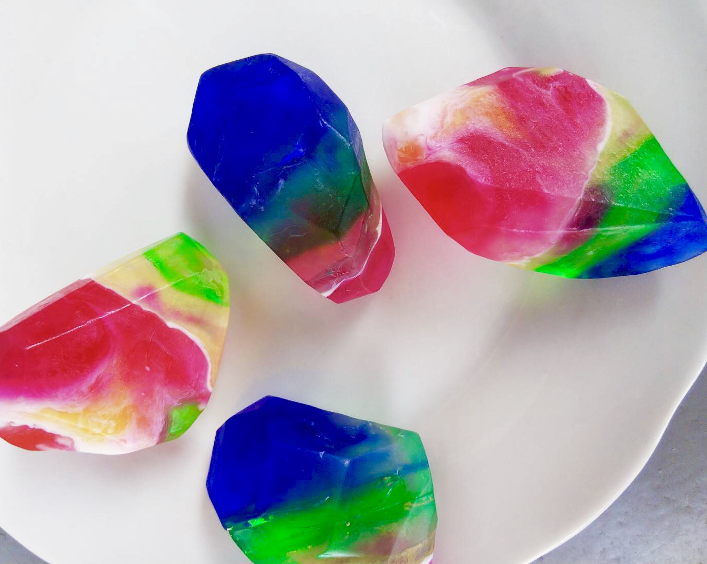 輝く宝石石けん作り